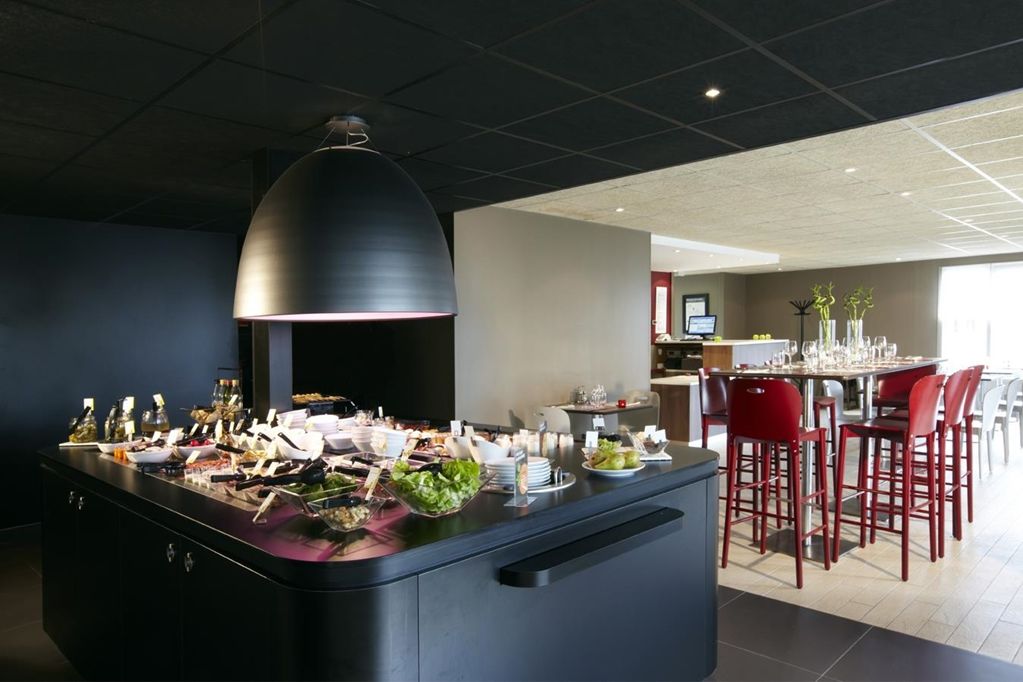 Campanile Cholet Otel Restoran fotoğraf
